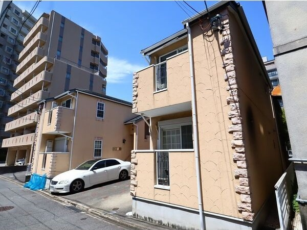 シャムロック熱田W棟の外観