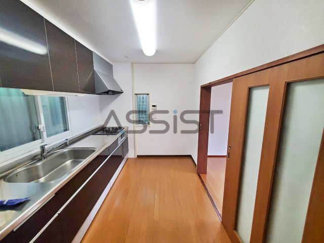 組澤邸のキッチン