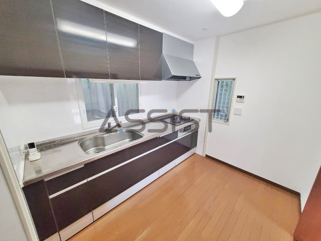 組澤邸のキッチン