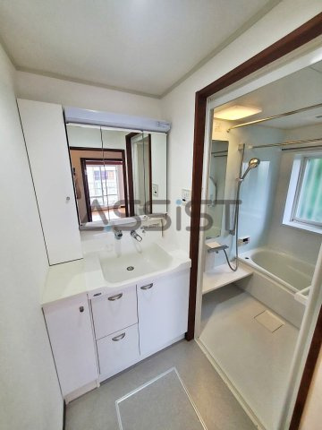 組澤邸の洗面所