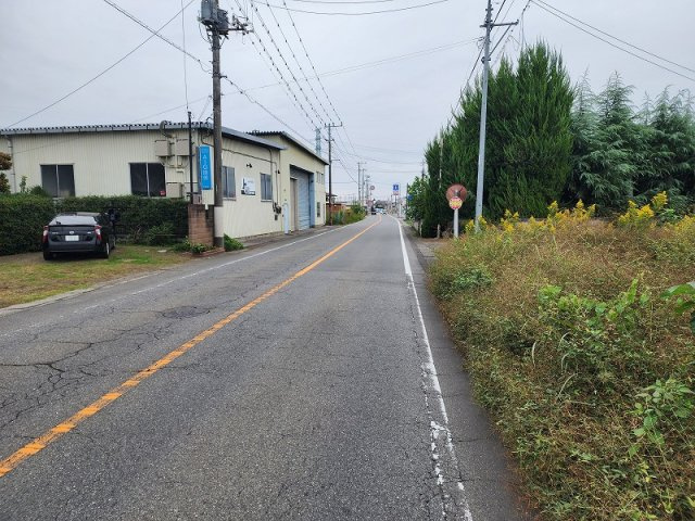 高崎市下小塙町売土地の前面道路含む現地写真