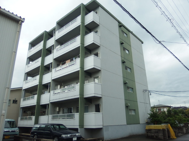 ハイツ島忠の外観