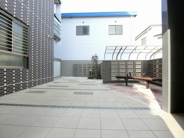 ムーンコート梅満のエントランス