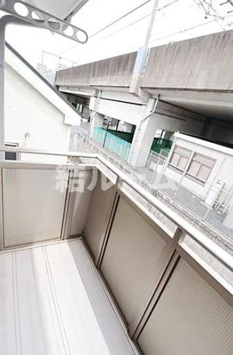 練馬区貫井１丁目のアパートのバルコニー