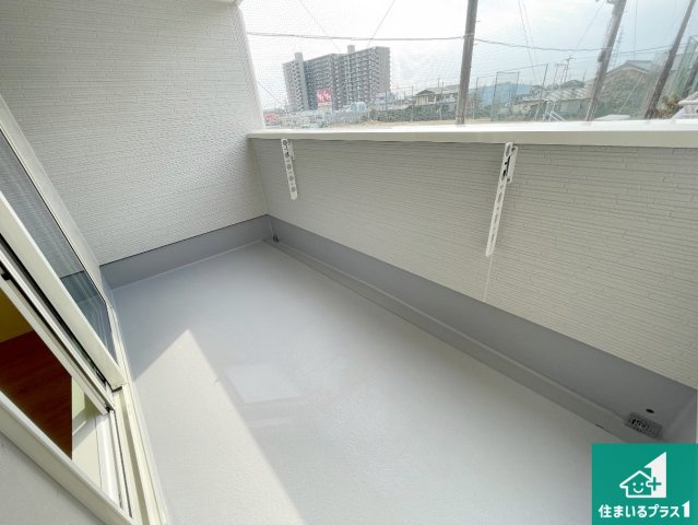 近江八幡市桜宮町　第1期　新築一戸建てのバルコニー|急な雨でも安心のインナーバルコニー！