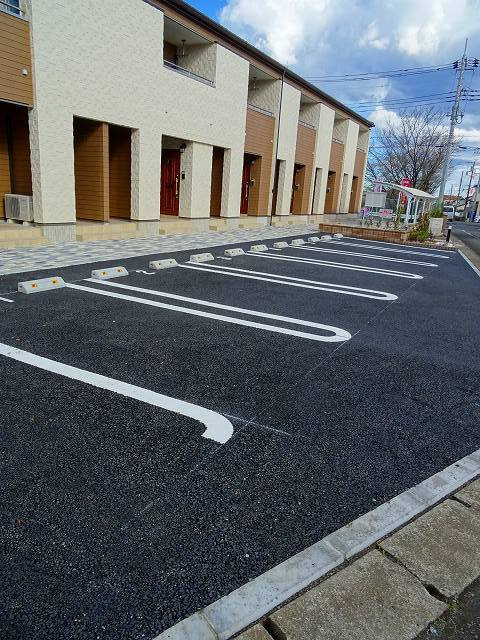 ラフレシールⅡの駐車場