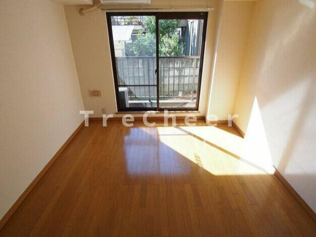 パルコートジュネスの居間・リビング