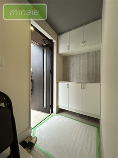 【玄関】 | 小学校4分　並列2台駐車可　東菅野5　全4棟　1号棟 | 施工例