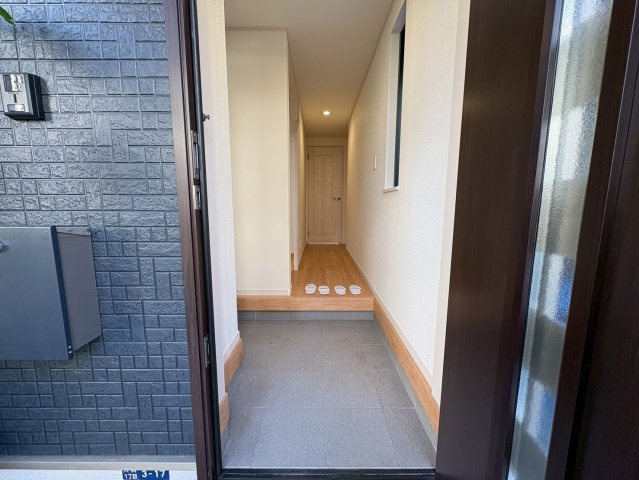 Ｓｕｍａｉ－ｔｏ市川市大洲の玄関