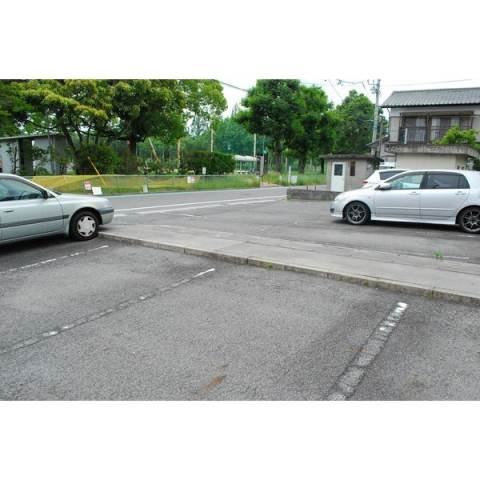 セジュール葵の駐車場