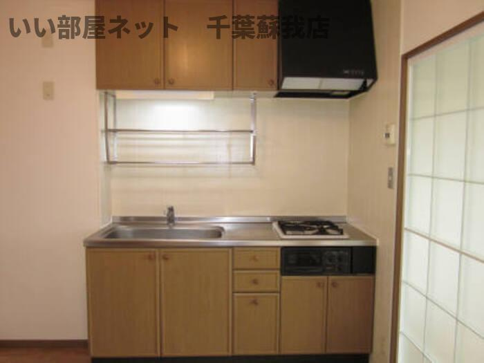 ヴィラ・グリーンヒルズのキッチン|コンパクトなキッチンで掃除もラクラク