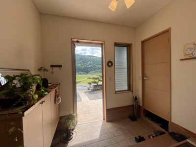 【玄関】 | 中古一戸建　香美市香北町朴ノ木（囲炉裏のある家）