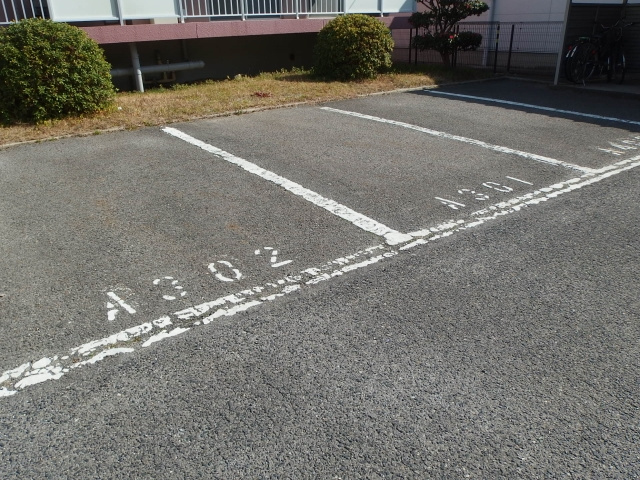 パビリオン大和A棟の駐車場