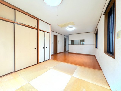 【居間・リビング】 | 大宮中総門口町　戸建