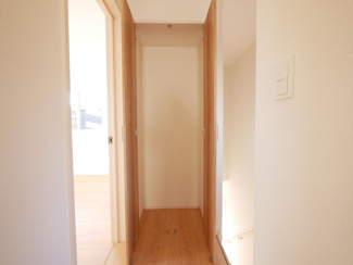 【キッチン】 | 甲斐市下今井 オール電化新築戸建全2棟 1号棟 北西角地 | 広々とした背面スペース