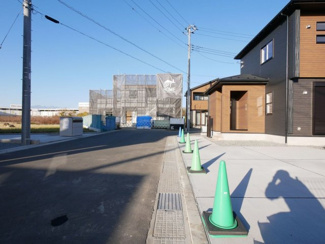 【前面道路含む現地写真】 | 西側道路