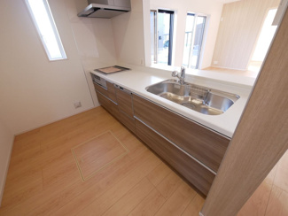 【居間・リビング】 | 甲斐市下今井 オール電化新築戸建全2棟 1号棟 北西角地 | 建物施工例