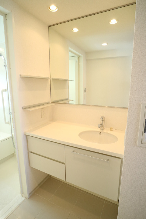 プライムアーバン四谷外苑東の独立洗面台|※参考写真