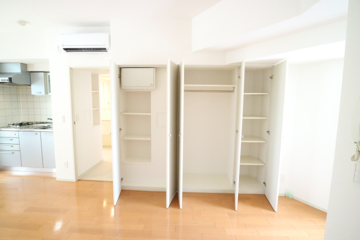 プライムアーバン四谷外苑東の収納|洋室※参考写真