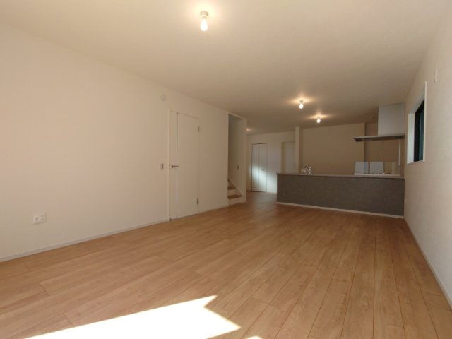 所沢市下安松 全2棟 新築分譲住宅の居間・リビング