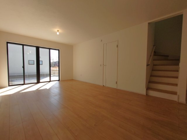 所沢市下安松 全2棟 新築分譲住宅の居間・リビング