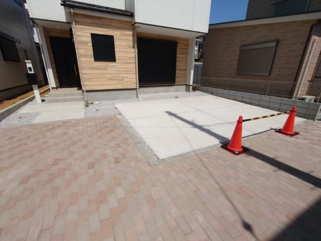 所沢市下安松 全2棟 新築分譲住宅の駐車場