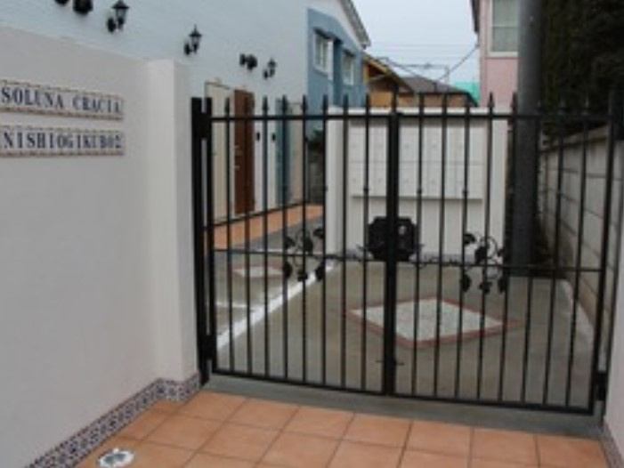 ソルナクレイシア西荻窪Ⅱのエントランス