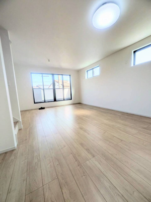 【居間・リビング】 | ケイアイグレース本願寺町1期 | キャンペーン対象物件です♪詳細は弊社ホームページもしくはスタッフまでお気軽にお問合せ下さいませ♪ お役に立てる自信があります♪