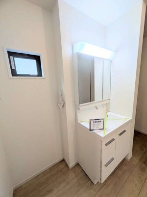 【独立洗面台】 | ケイアイグレース本願寺町1期 | キャンペーン対象物件です♪詳細は弊社ホームページもしくはスタッフまでお気軽にお問合せ下さいませ♪ お役に立てる自信があります♪