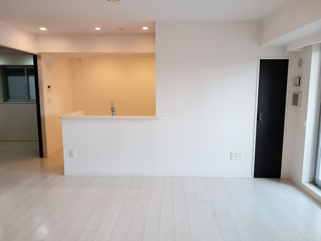 ポレスター平和大通りプレミアムレジデンスの居間・リビング