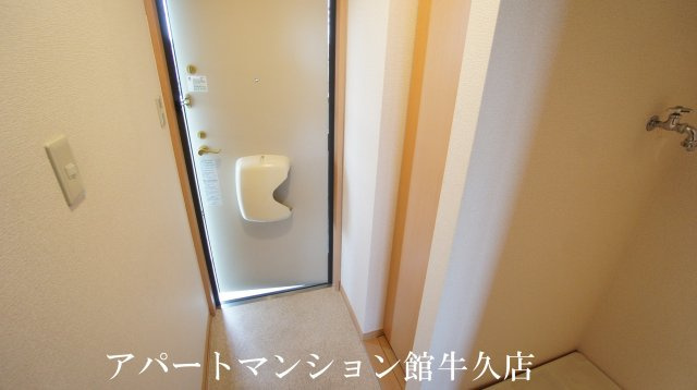 グランドセントレア８８８ Ａ・Ｂの玄関