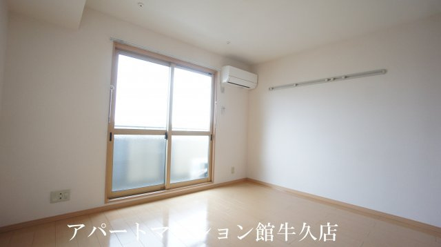 グランドセントレア８８８ Ａ・Ｂの居間・リビング