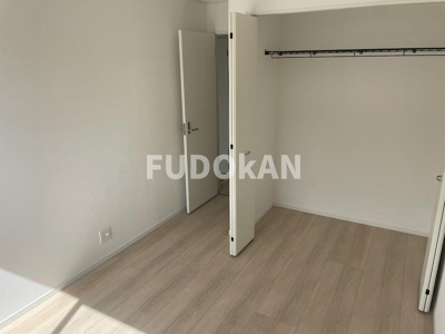 【寝室】 | 山辺町山辺第12【新築建売】1号棟 | 大きいベットを置いてもスペースの取れる寝室です。