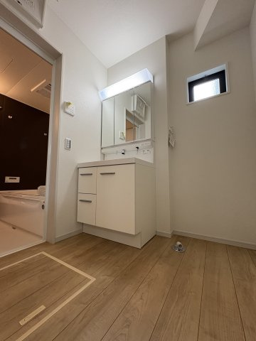 駅近 × 海近 × 暮らしやすさの洗面所