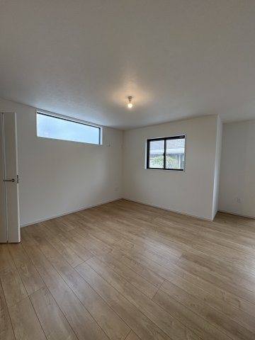 駅近 × 海近 × 暮らしやすさの居間・リビング