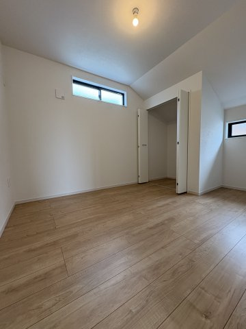 駅近 × 海近 × 暮らしやすさの洋室