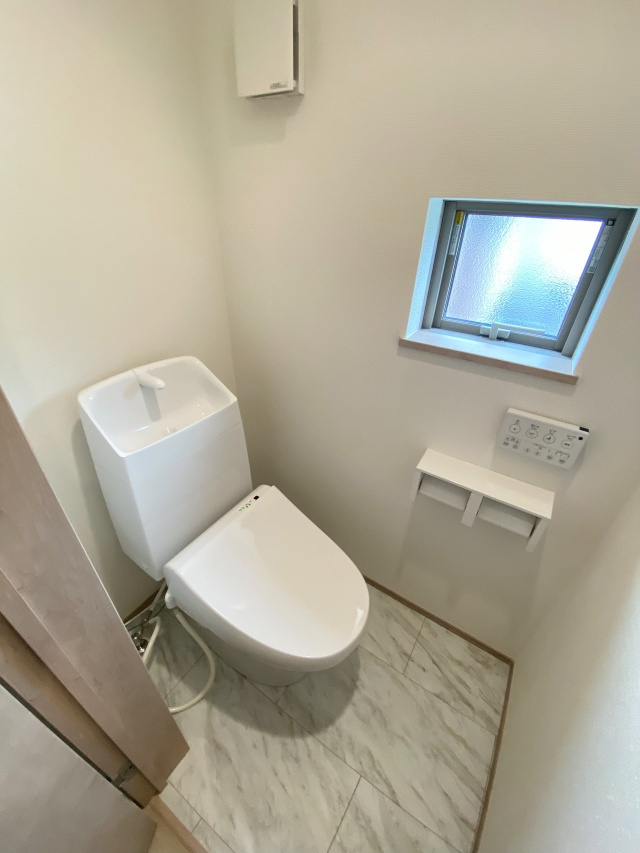 明石市大蔵谷奥　新築戸建1号棟のトイレ