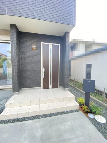 明石市大蔵谷奥　新築戸建1号棟の玄関