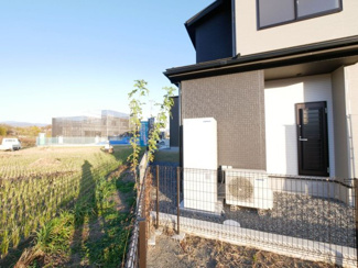 【周辺】 | 甲斐市下今井 オール電化新築全2棟 2棟 南道路 ラザ4分 | 敷地北側境界