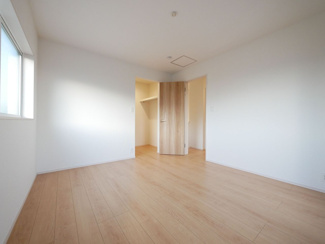 【洋室】 | 甲斐市下今井 オール電化新築全2棟 2棟 南道路 ラザ4分 | 2階7帖洋室