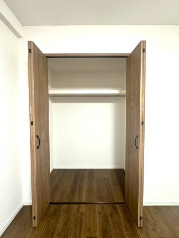 ゼファー四つ木ザナドゥ21の収納|暮らしをすっきり整える豊富な収納スペースは、衣類から日用品まで余裕を持ってしまえ、いつも整った美しい住まいを保つことができます。快適な生活を支える頼もしい味方です。オールOK