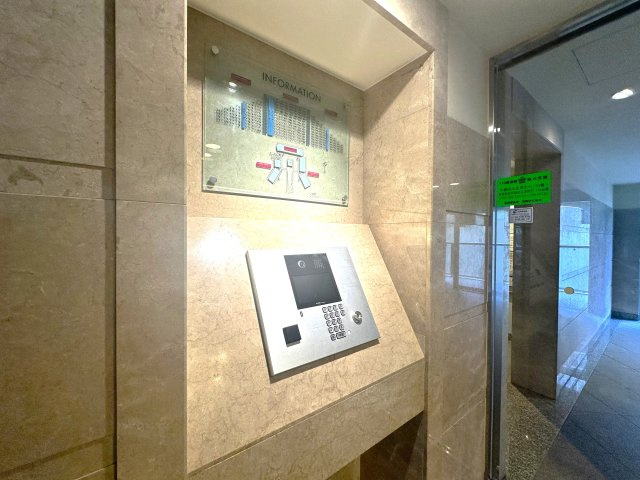 ゼファー四つ木ザナドゥ21の防犯設備|暮らしに安心をプラス。オートロック付きで不審者の侵入もシャットアウト。