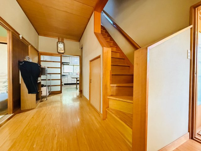 東松山市葛袋　中古戸建の内装|１階廊下