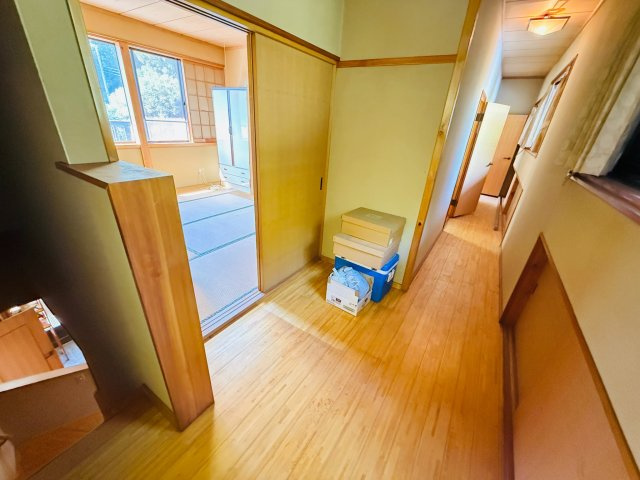 東松山市葛袋　中古戸建の内装|２階廊下