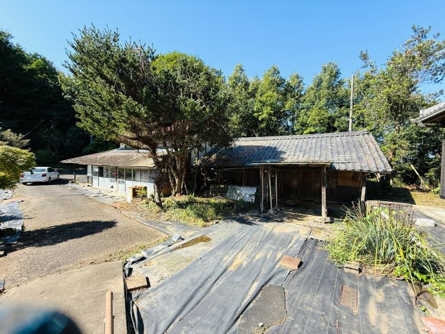 東松山市葛袋　中古戸建の外観|納屋２棟