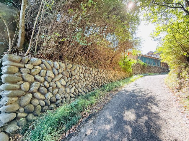 東松山市葛袋　中古戸建のその他|西側土留目