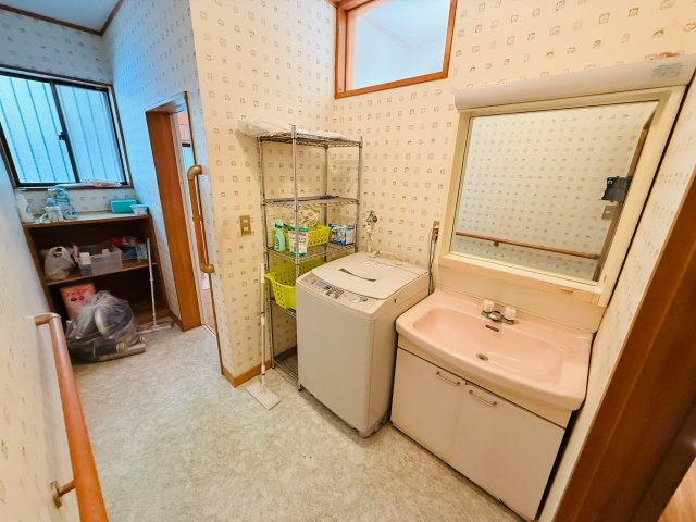 東松山市葛袋　中古戸建の洗面所
