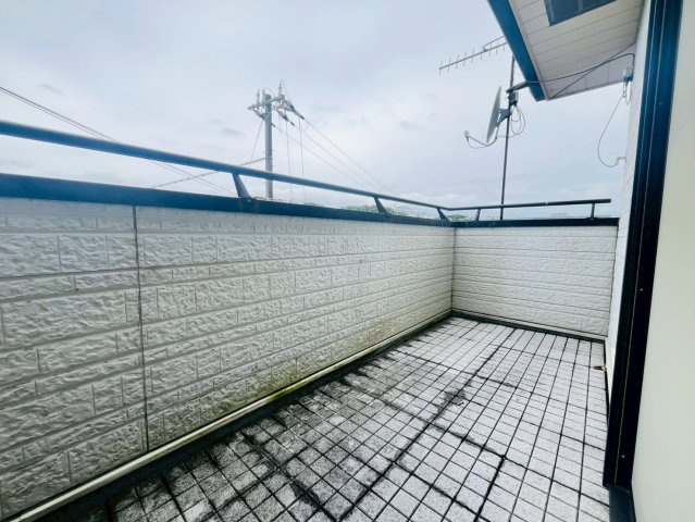 塩屋町３丁目貸家のバルコニー