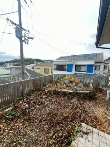 塩屋町３丁目貸家の庭