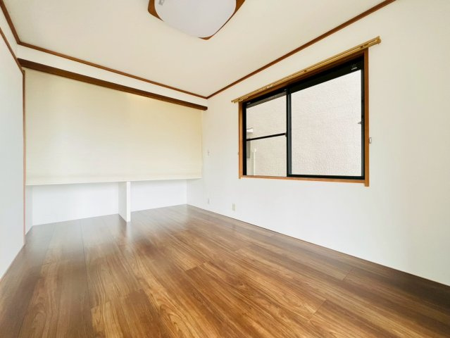 塩屋町３丁目貸家の居間・リビング